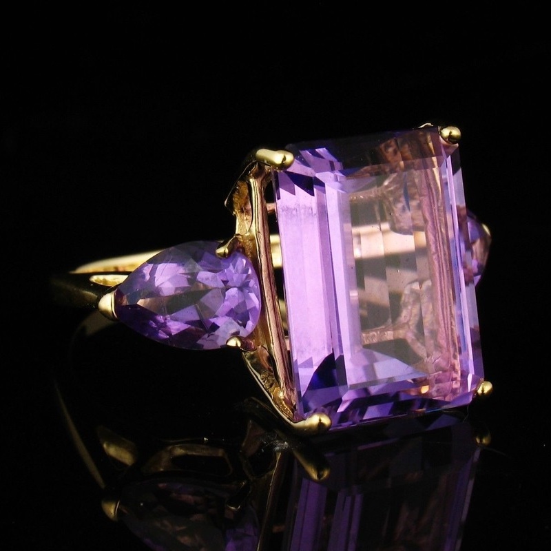 Nhẫn đính đá thạch anh tím thời trang