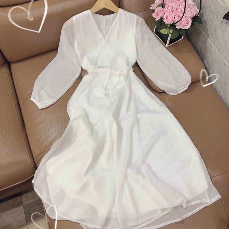 Đầm maxi trắng đắp chéo tay dài đi biển
