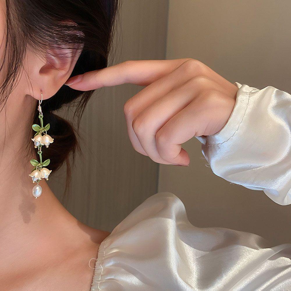 Hoa Tai Dáng Dài Hình Hoa Lily Phong Cách Hàn Quốc