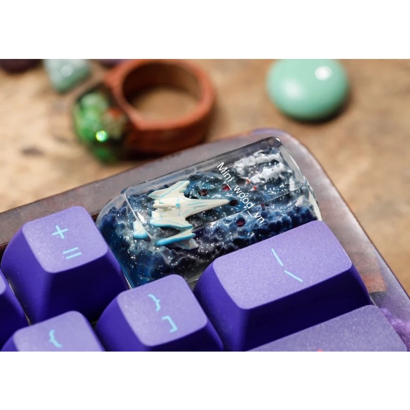 Nút bàn phím cơ phi hành gia + tàu vũ trụ.Keycap resin galaxy.Keycap Artisan