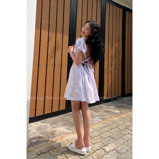 Váy hoa nhí hở lưng