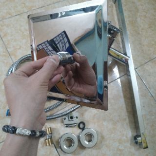 Cây sen tắm Toto