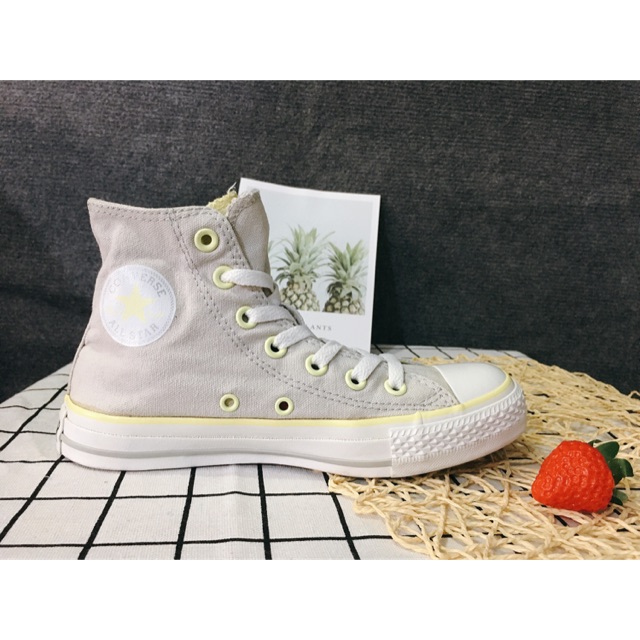 Bản giới hạn Converse Real