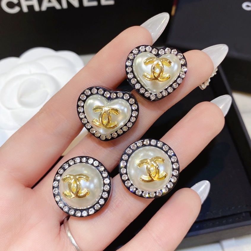 Bông tai nữ đính đá và ngọc châu nhân tạo cá tính Ròm House kiểu dáng bông tai thương hiệu cực kỳ sang chảnh - ms04504