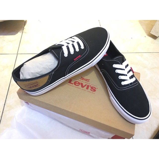 Giày levis