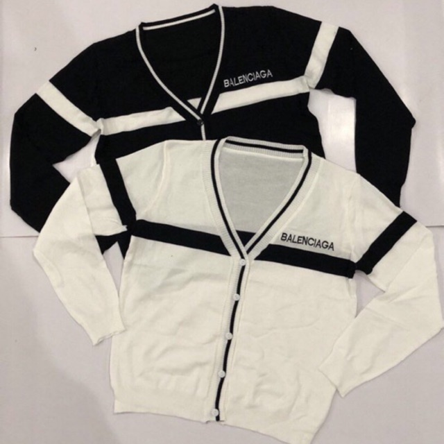 G10. 1279. KHOÁC LEN CHỮ NGỰC | BigBuy360 - bigbuy360.vn