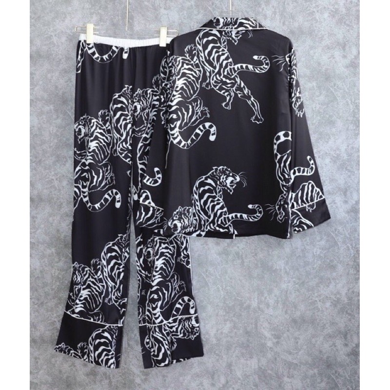 Bộ pijama áo chữ quần dài báo trắng lụa satin cao cấp quảng