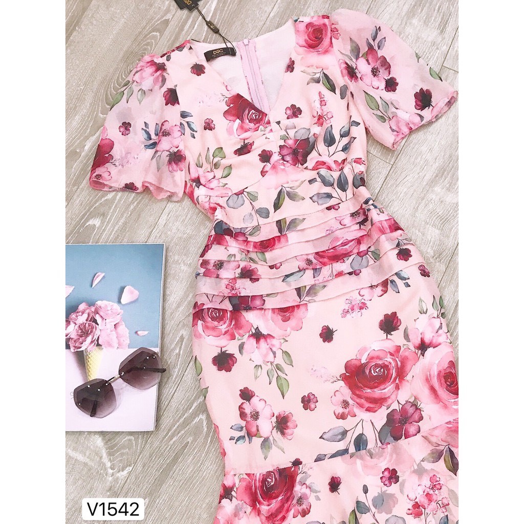 VN74 - VÁY HOA HỒNG VOAN TƠ ĐUÔI CÁ XẾP EO NỮ | BigBuy360 - bigbuy360.vn