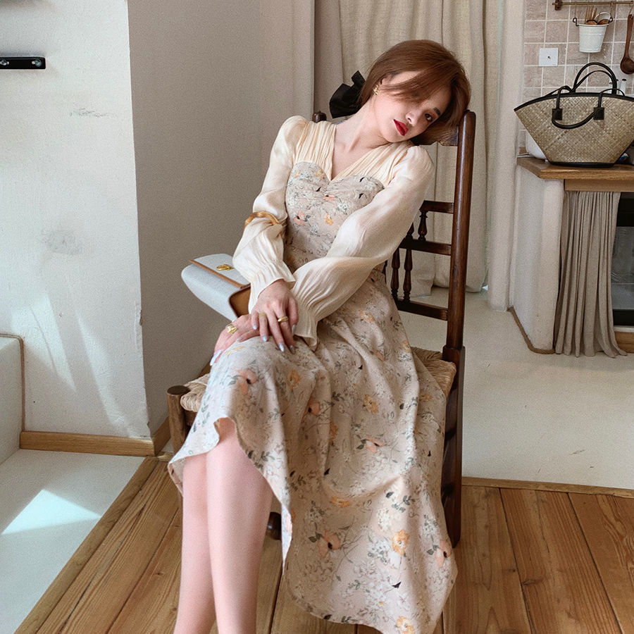 Đầm maxi dài tay cổ chữ V in họa tiết hoa xinh xắn dành cho nữ | BigBuy360 - bigbuy360.vn