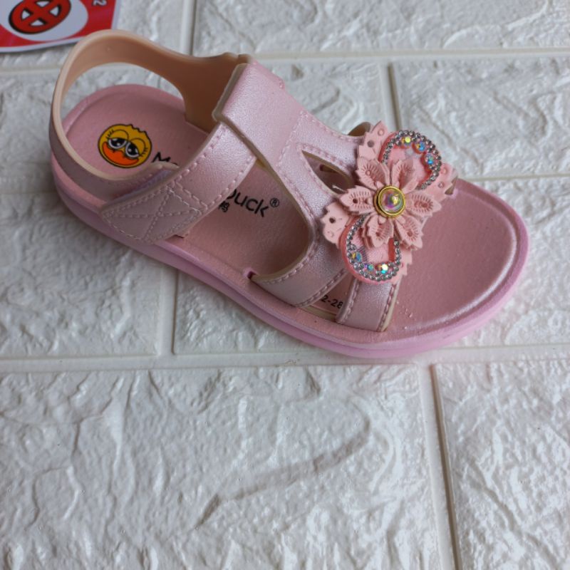 Sandal bé gái.dép quai hậu  mùa hè cho bé gái phong cách thời trang 2023