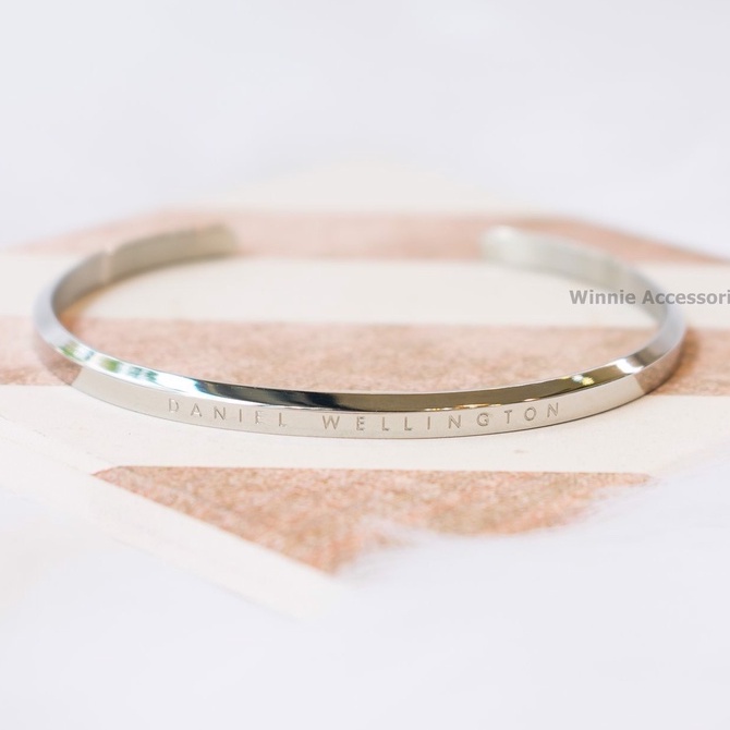 Vòng tay nữ titan Cuff chữ C cổ điển | 3 màu | Size S/M
