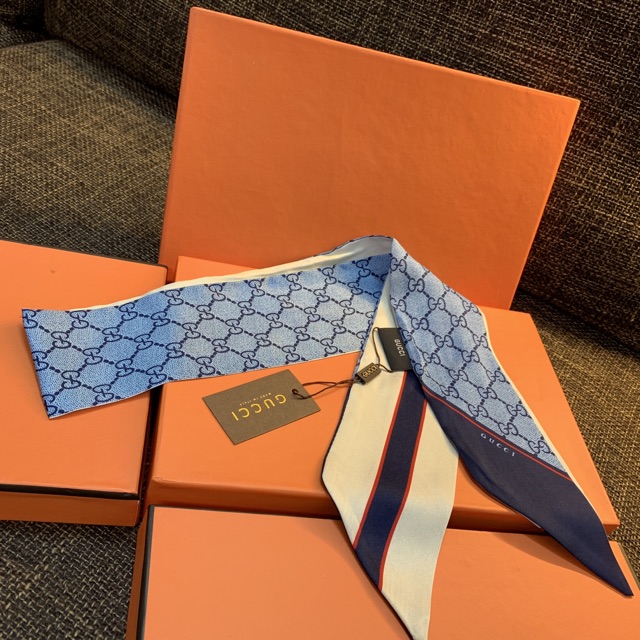 Khăn quàng cổ bản nhỏ