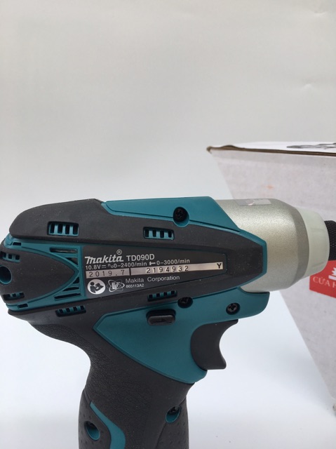 Máy vặn vít cầm tay hoạt động bằng pin- Makita TD090D