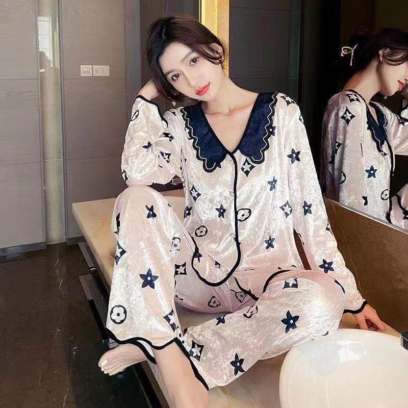 Bộ đồ ngủ tay dài vải nhung vàng thời trang xuân thu mới năm 2021 cho nữ