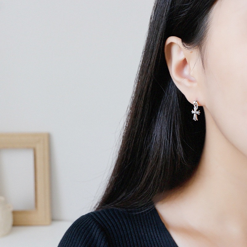 Khuyên tai bạc Chrome Cross - CALLA JEWELRY l E034