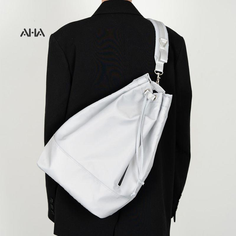Túi đeo vai AHA official cỡ lớn bằng nylon thiết kế đơn giản dễ phối đồ phong cách Nhật Hàn