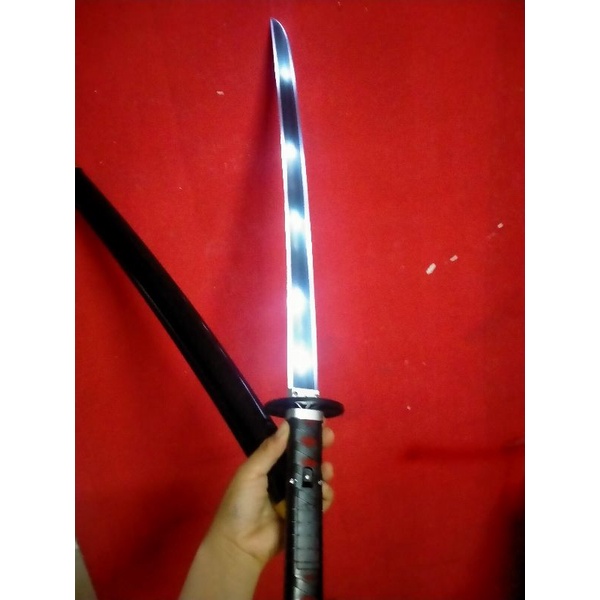 Kiếm phát sáng Zoro chỉ phát ra sáng