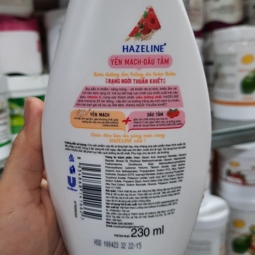 Sữa dưỡng thể dưỡng ẩm Hazeline Yến mạch và dâu tằm 230ml
