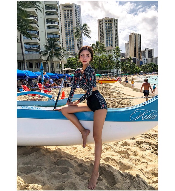 Bikini quần đùi cạp cao tay dài hoa lá | BigBuy360 - bigbuy360.vn