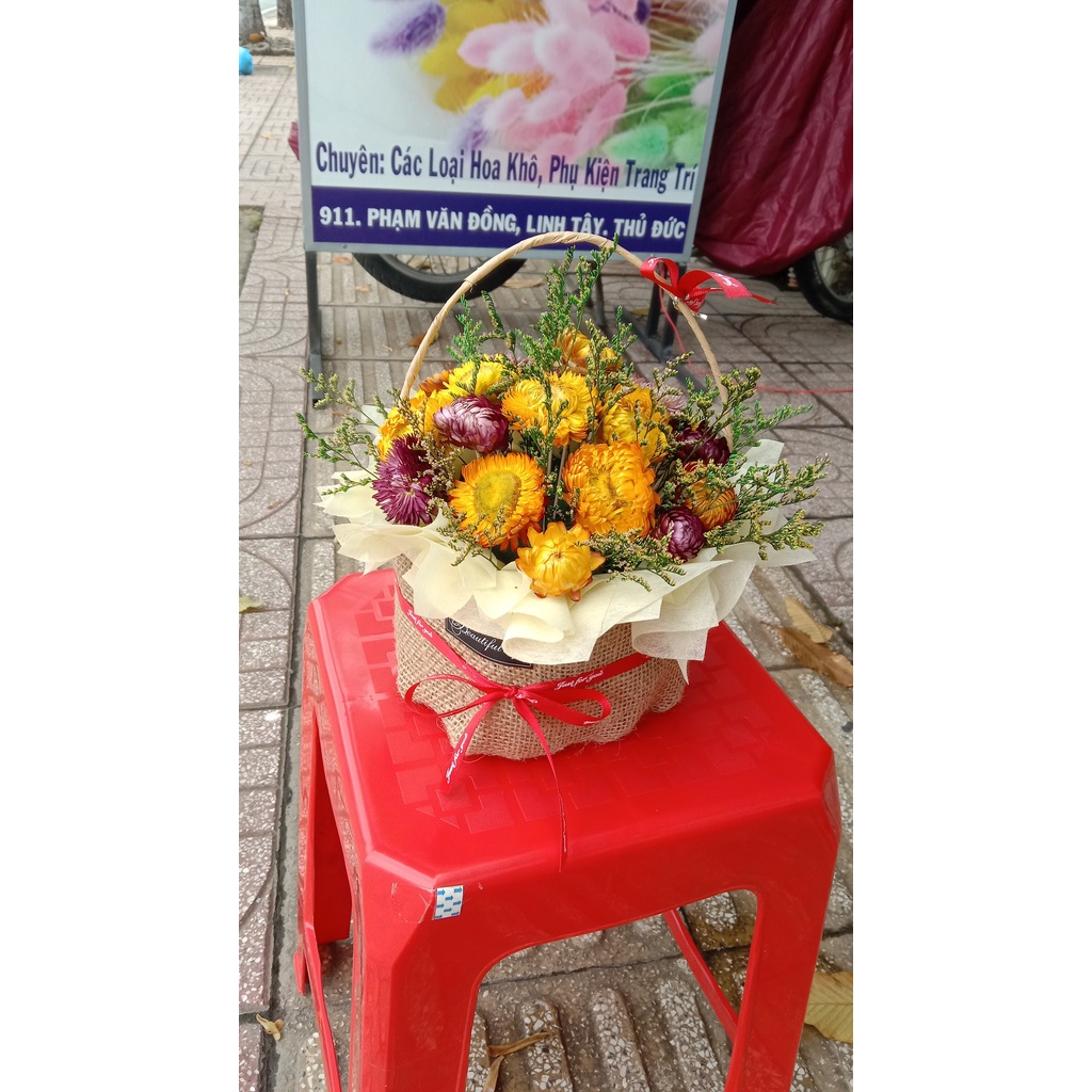 giỏ hoa cúc bất tử khô