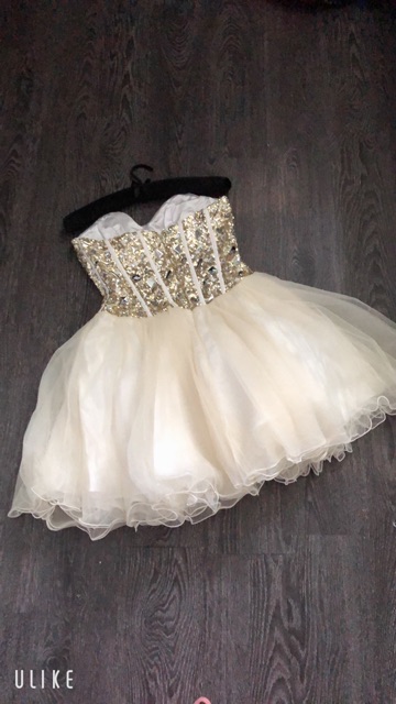 Đầm kim sa phối voan lưới