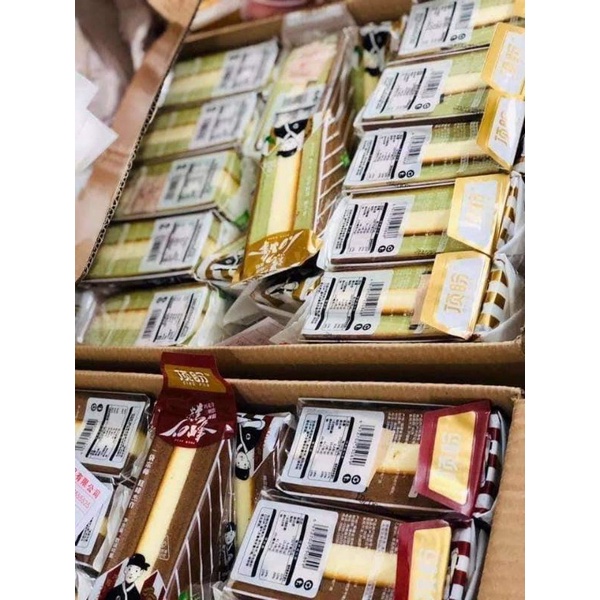 Combo 1 kg mix vị bánh bông lan tam giác Đài Loan.