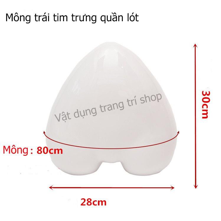 Mông Trái Tim Trưng Đồ Lót