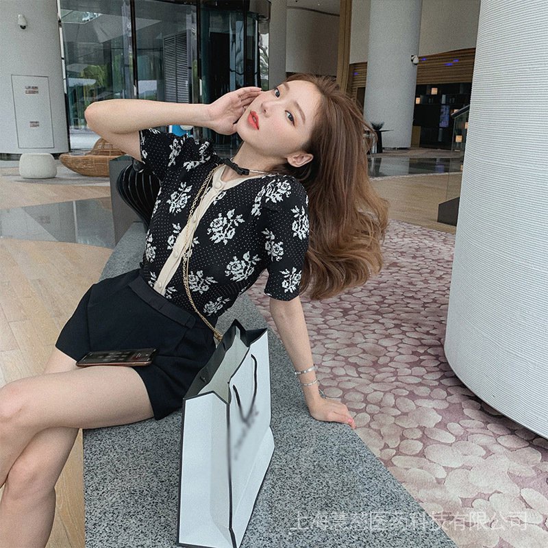 Áo Cardigan len cổ tròn dáng rộng ngắn tay họa tiết hoa phong cách retro sành điệu