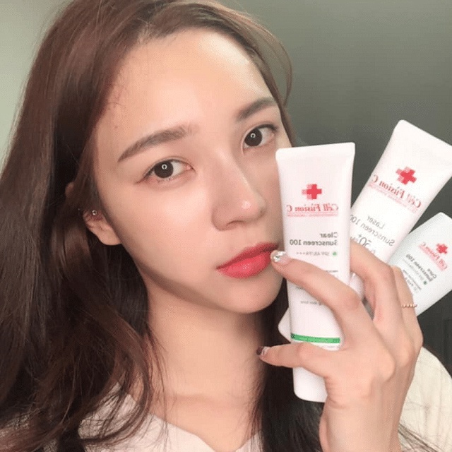 Kem chống nắng Cell Fusion C màu xanh lá Clear Sunscreen cho da mụn 50ml