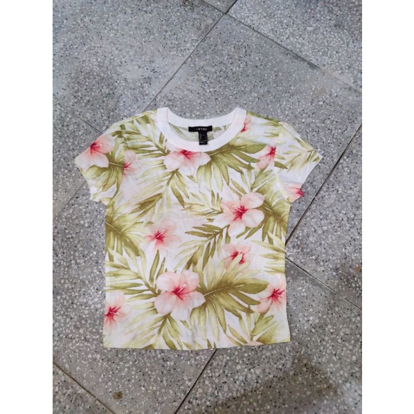 Áo croptop f21 hoa lá vnxk