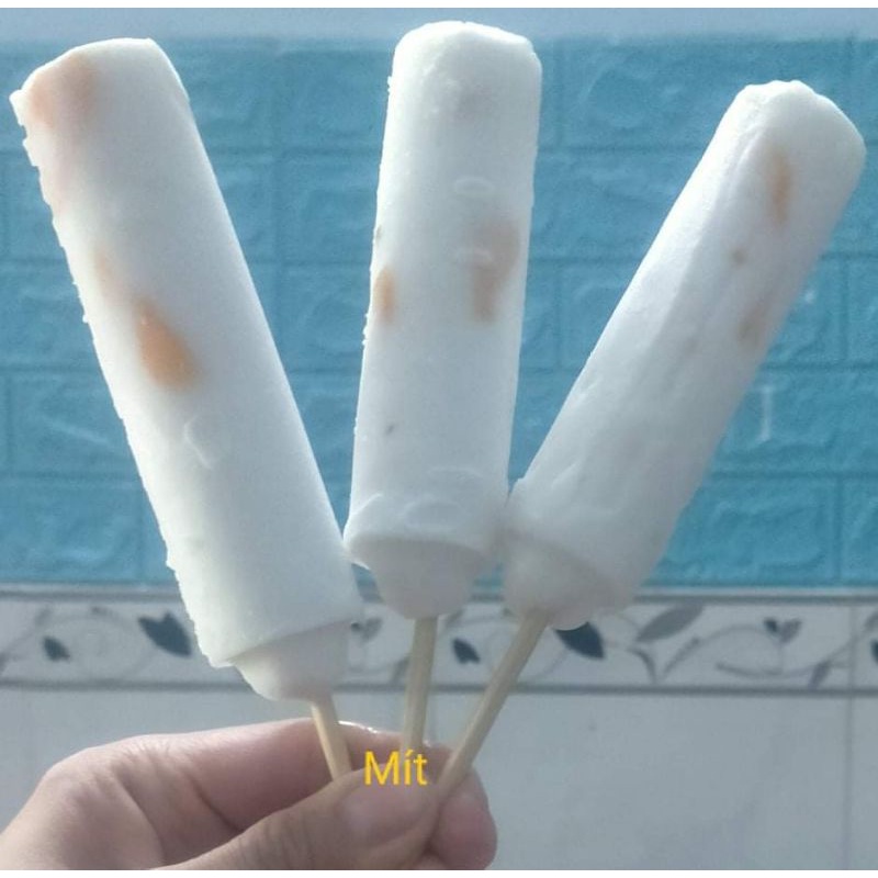 KEM ỐNG TUỔI THƠ VỊ MÍT
