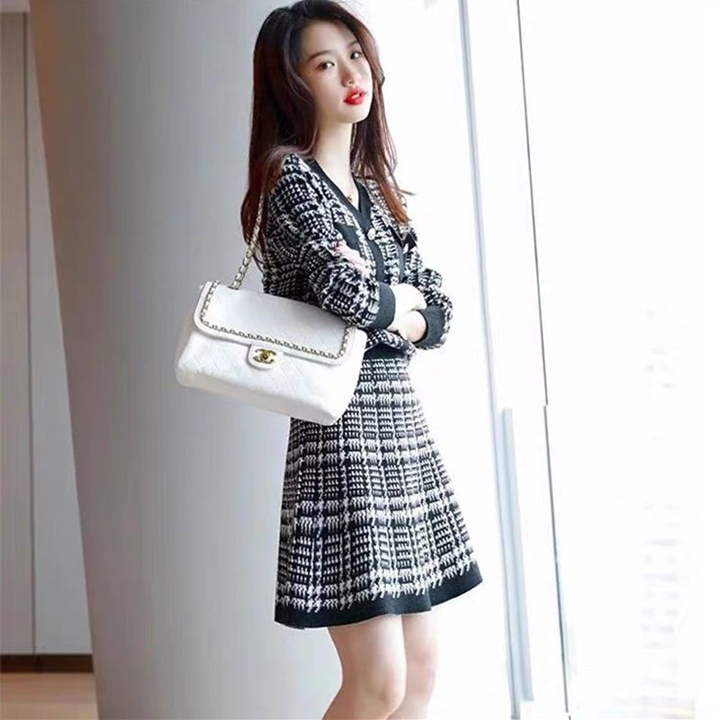 Set Áo Len Dài Tay Cổ Tròn + Chân Váy Caro Thời Trang Nữ