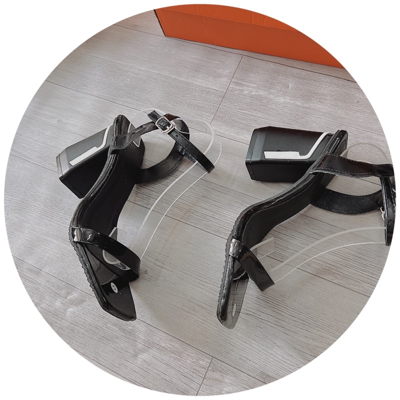 Giày cao gót sandal quai mảnh gót thô pradda phối màu cao 9p cực chảnh