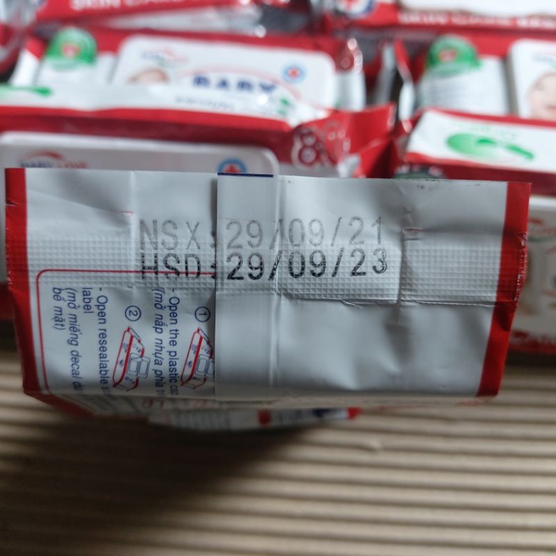 Khăn ướt Baby Wipes mát lạnh gói lớn 80g có nắp đậy tiện lợi