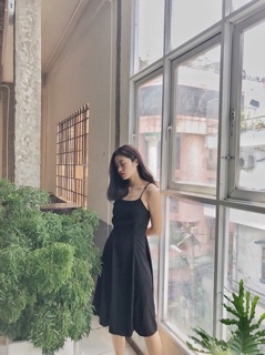 ĐẦM XẺ ĐEN ĐAN DÂY LƯNG SEXY