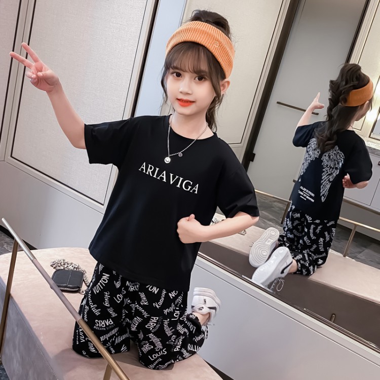 New girl's suit, boutique Korean children's clothing, big boys and girls, letter printing, wings pattern, T-shirt, floral trousers, two-piece suit