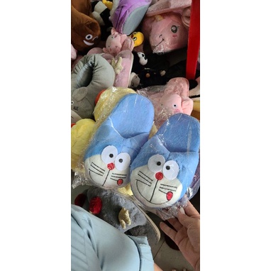 Dép bông mang trong nhà doremon