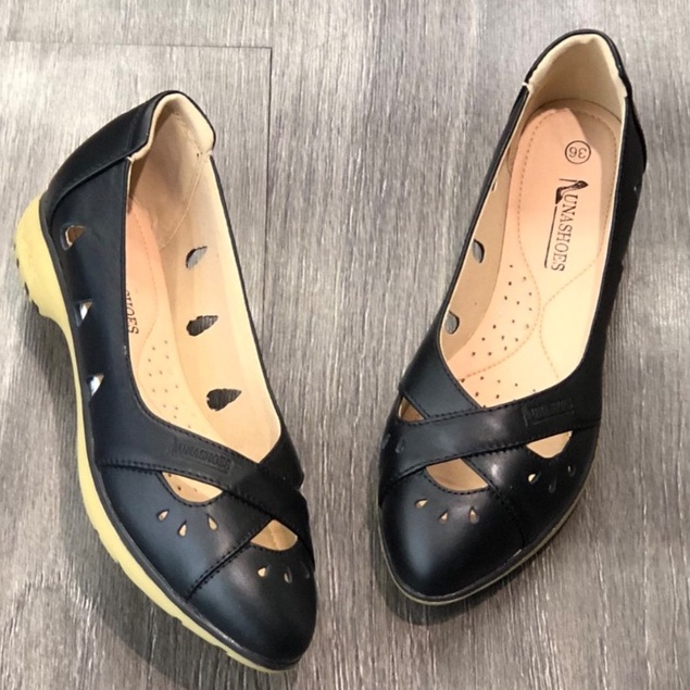 Giày slip on nữ LUNASHOES 42305 da thật 100% mũi tròn đục lỗ siêu thoáng đế cao 2p bảo hành 2 năm êm chẫn dễ phối đồ