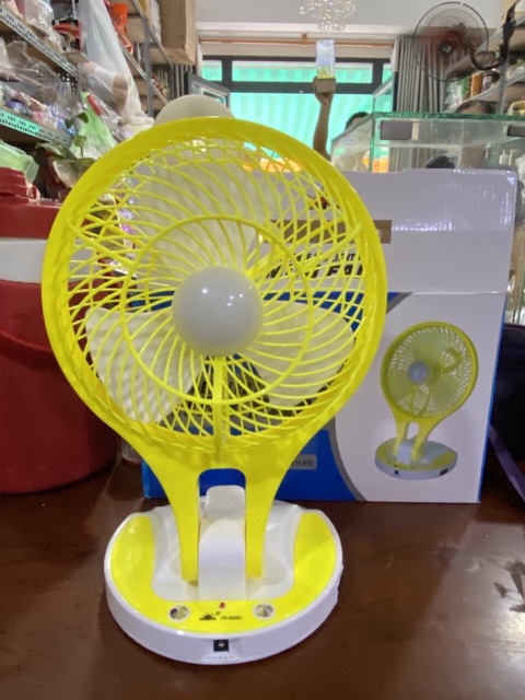 QUẠT SẠC ĐIỆN KÈM ĐÈN PIN