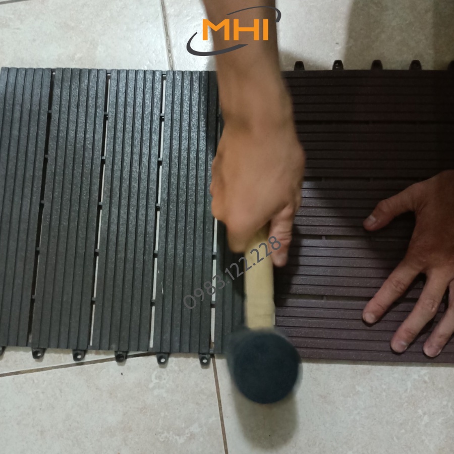 Phụ kiện Búa Cao Su  hỗ trợ lắp tấm lót sàn ban công, gara, sân vườn, bể bơi nhà tắm