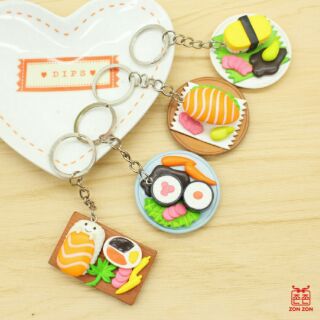 Móc Khóa đĩa sushi cá hồi salmon