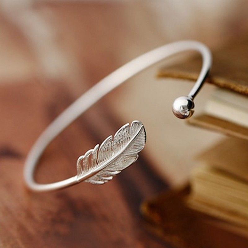 Vòng đeo tay mạ bạc thiết kế tối giản dành cho nữ