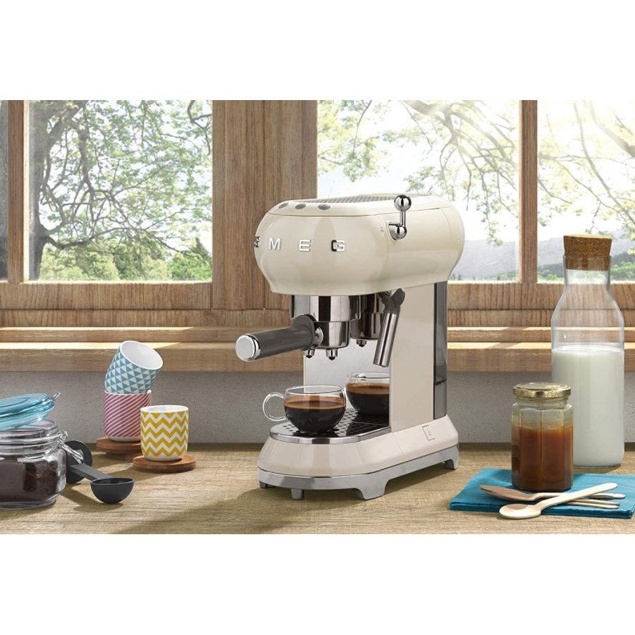 Máy pha cafe Espresso SMEG ECF01CREU màu kem