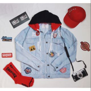 Áo khoác jeans lô gô nam nữ đều mặc được, nón tháo lắp được