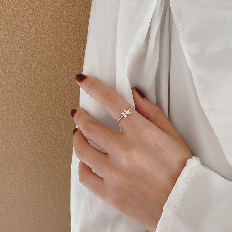 Nhẫn Đính Hôn Kim Cương Hoa Pha Lê Vàng Trắng Phong Cách Thời Trang Cho Nữ