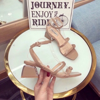 Sandal gót vuông tiểu thư