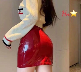 Chân váy da bóng cạp cao