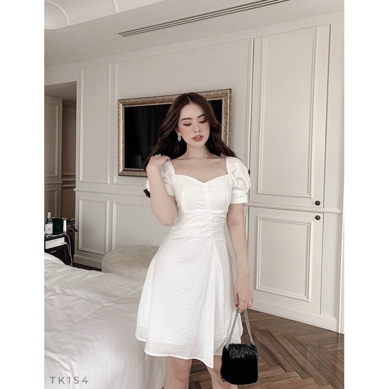 Váy tay bồng cổ tim nhíu eo