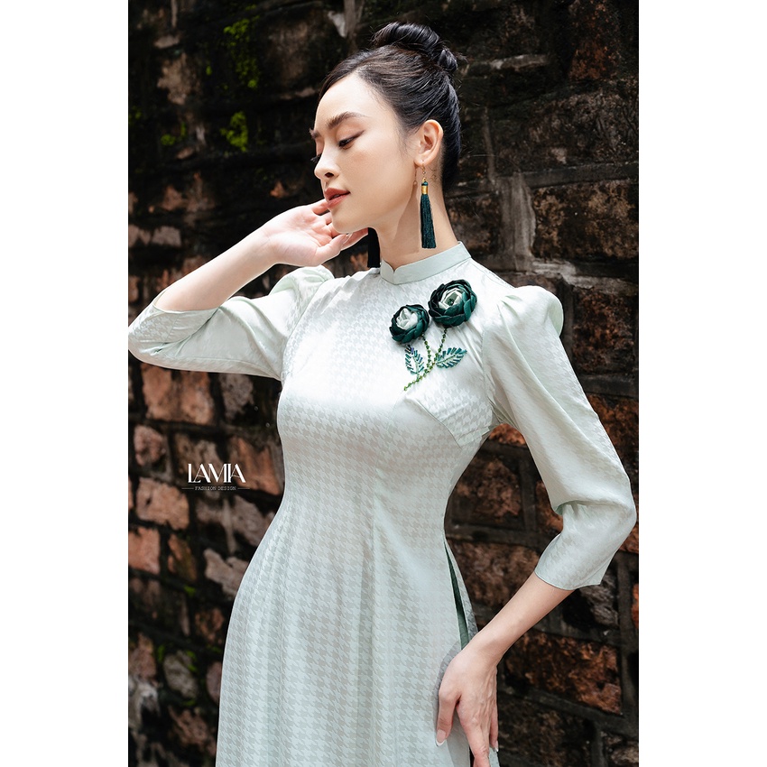 Áo dài truyền thống Lamia Design AD078 lụa gấm đính hoa màu ngọc lục bảo