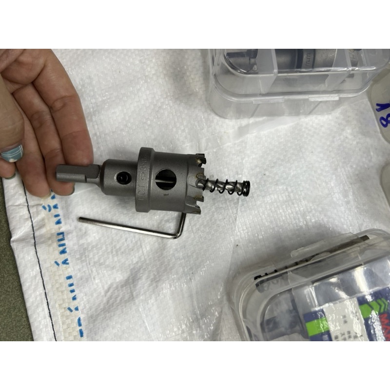 Khoét kim loại đầu gắn hợp kim hiệu Makhi phi 16mm đến 80mm, Đài Loan, mới 100%